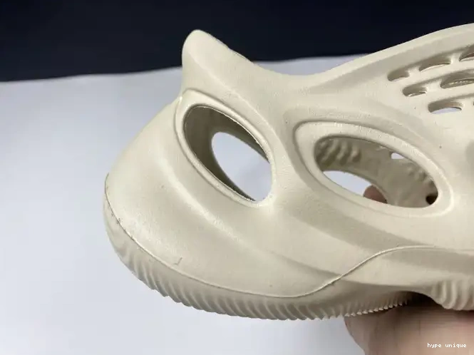 hype FY4567 Adidas RNNR Yeezy Foam Sand 0531